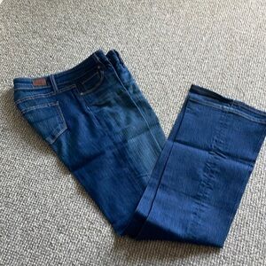 Paige skyline boot cut jean Sz 26